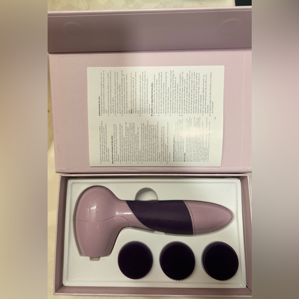 Younique NIB Facial Cleaning Brush